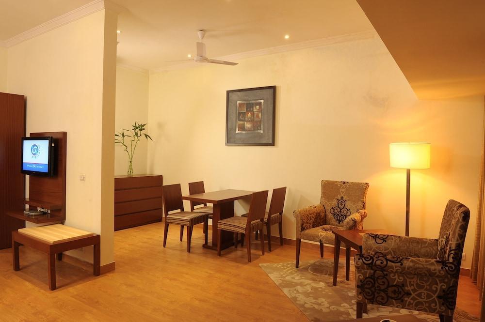 Ahuja Residency Sunder Nagar Hotel New Delhi Exterior photo