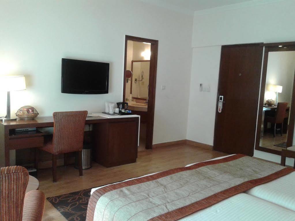 Ahuja Residency Sunder Nagar Hotel New Delhi Exterior photo