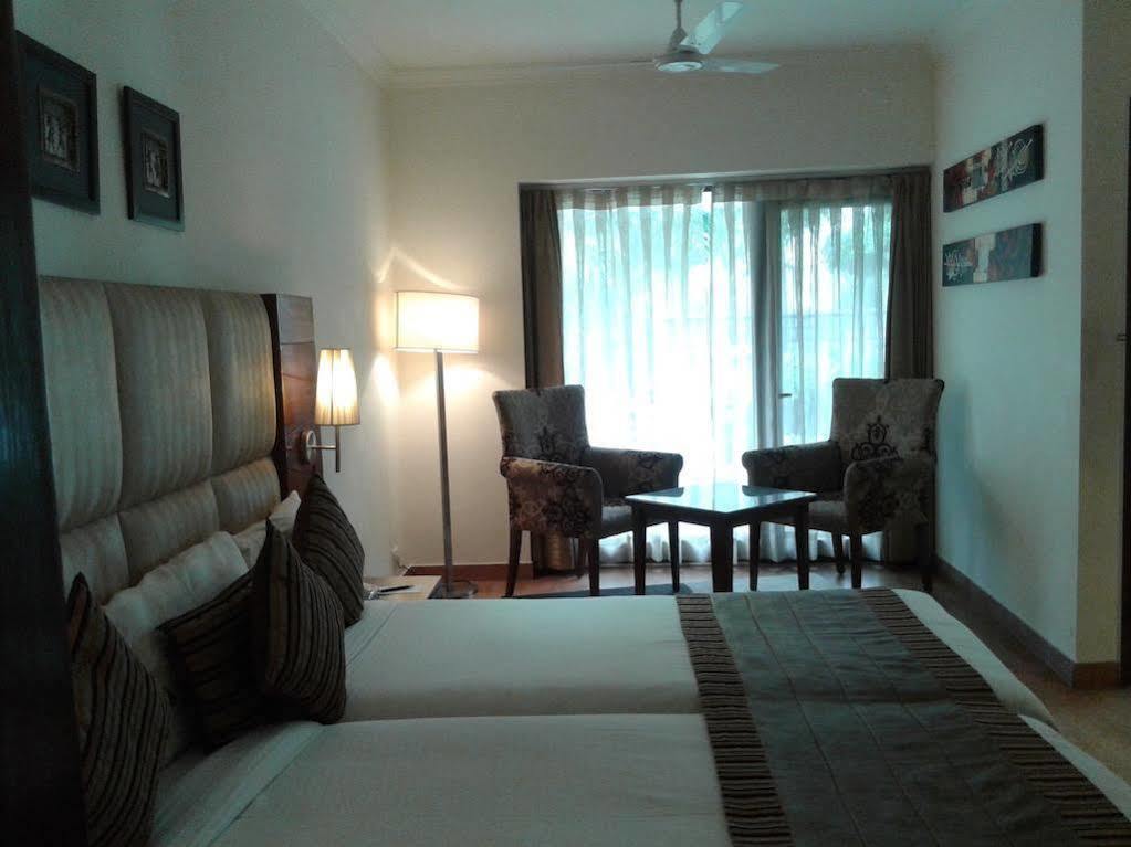 Ahuja Residency Sunder Nagar Hotel New Delhi Exterior photo