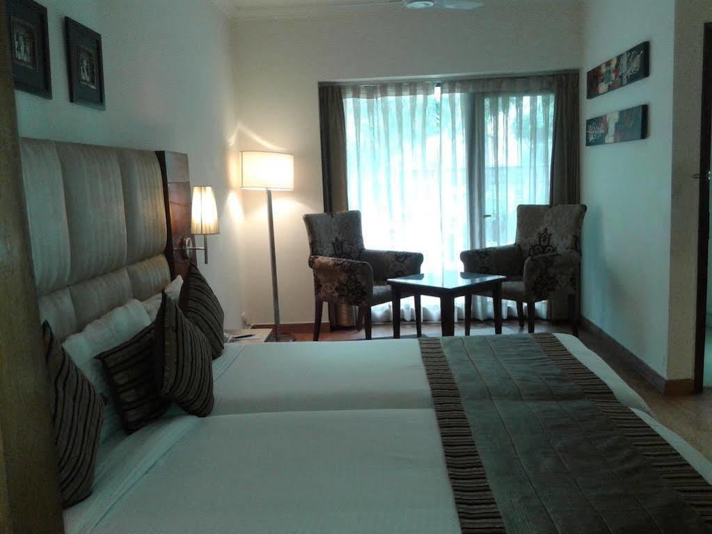 Ahuja Residency Sunder Nagar Hotel New Delhi Exterior photo