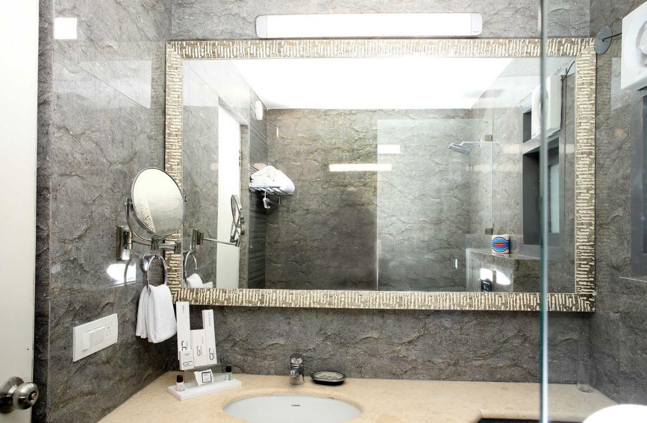 Ahuja Residency Sunder Nagar Hotel New Delhi Exterior photo